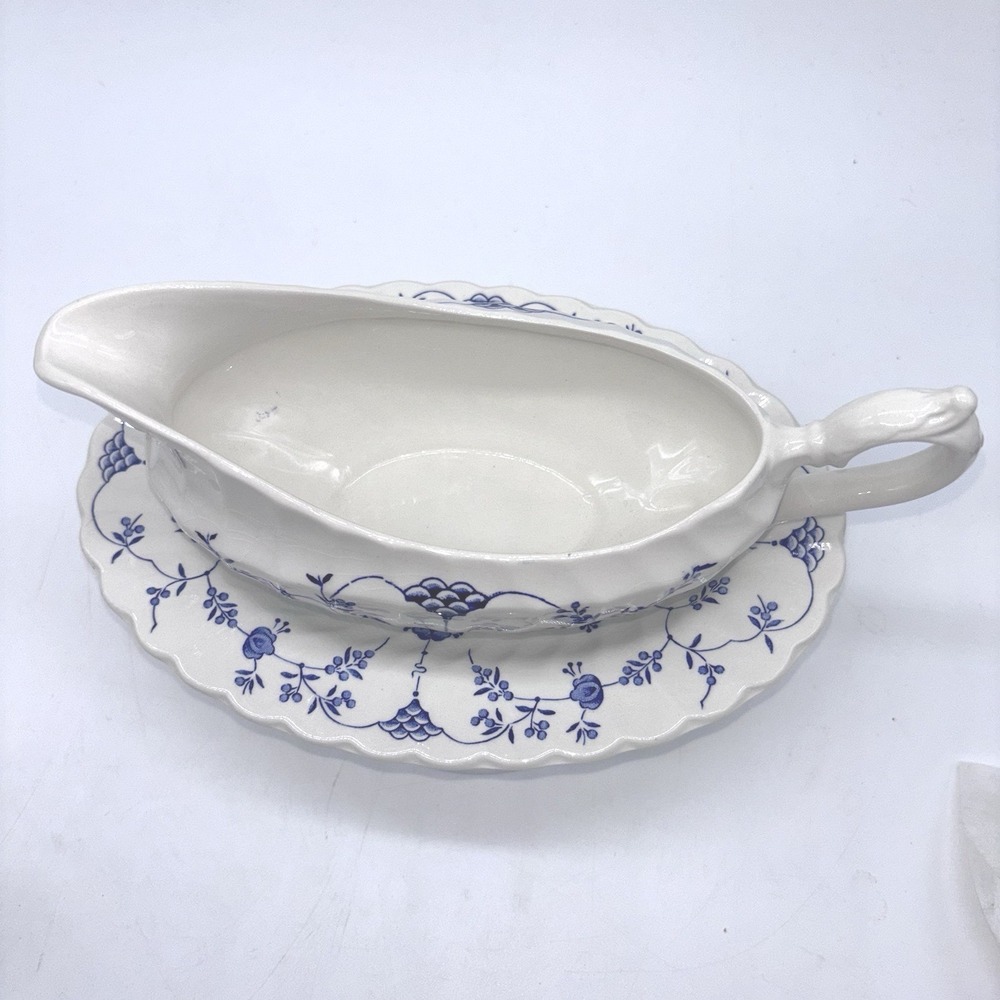 Myott FINLANDIA Gravy Boat & Under Plate Staffordshire England 1982 Blue White - Picture 3 of 7
